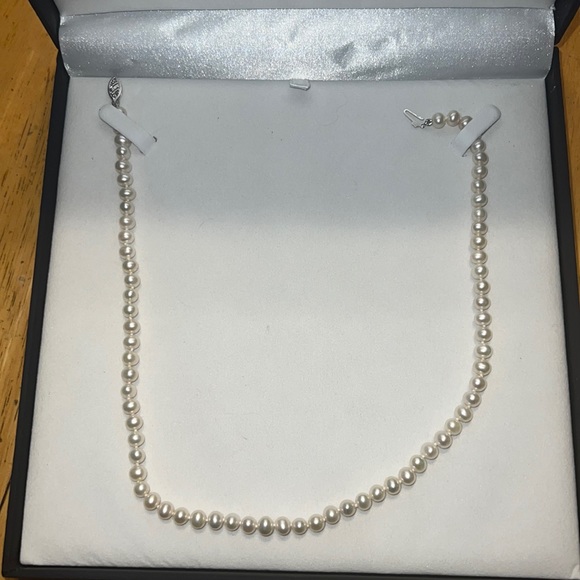 Pearl Source choker with 14k white gold 16” length - Picture 1 of 6